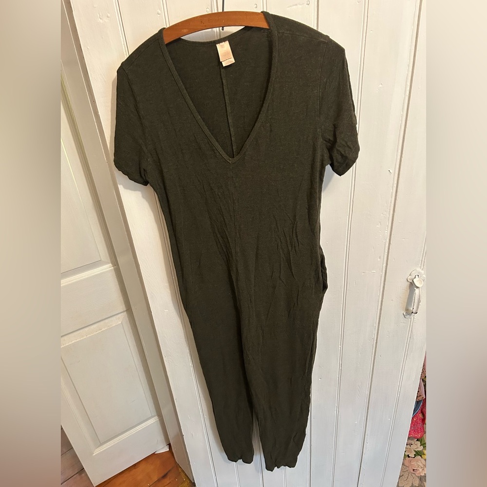 Smash & tess women’s small Olive Green V-Neck short sleeve Jumpsuit romper